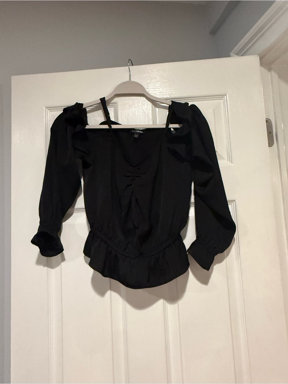 Express Women's Black Ruffled cropped Peasant Top